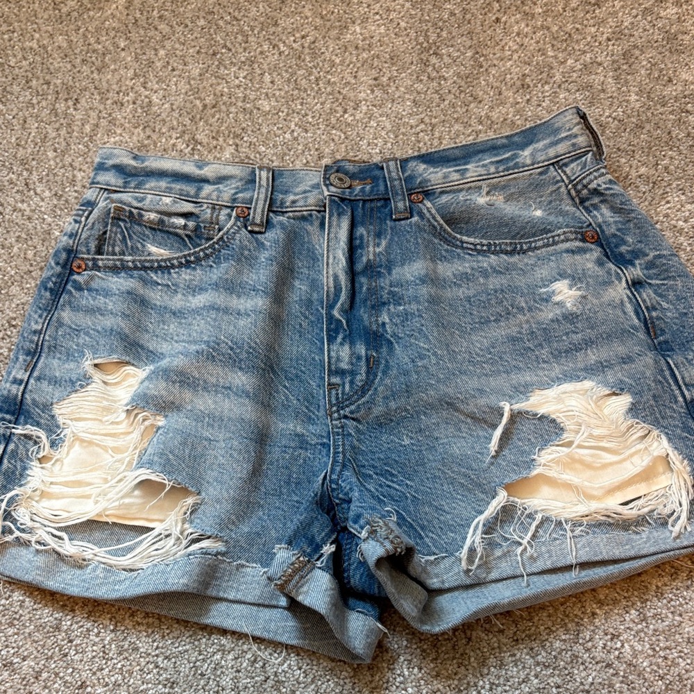 American Eagle light wash distress Jean shorts